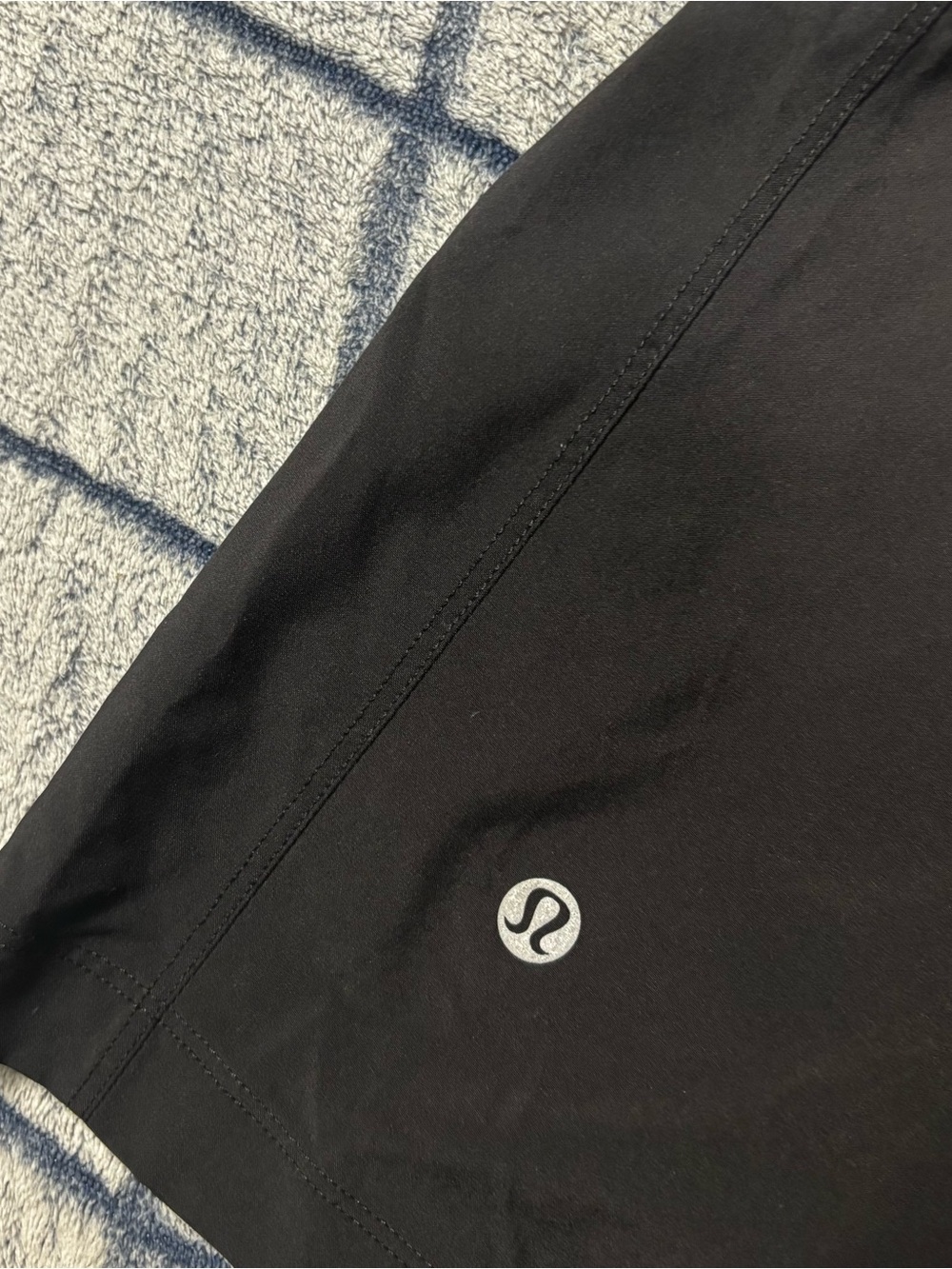 lululemon Men's Black Performance Shorts - Picture 5 of 9